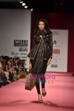 Model walks the ramp for Ritu Kumar show on Wills Lifestyle India Fashion Week 2011 - Day 2 in Delhi on 7th April 2011 (25).JPG